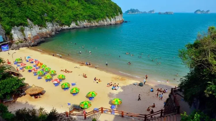 bãi biển ngọc vừng vân đồn quảng ninh