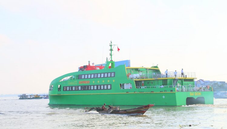 tau-cao-toc-mai-linh-express-tren-song-can-tho-2