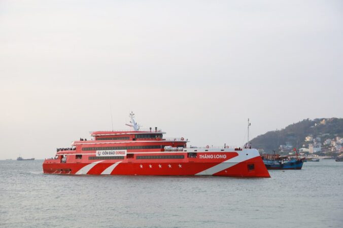 4147c240-tau-cao-toc-di-con-dao-bao-lau-6564250-676x450-7254070