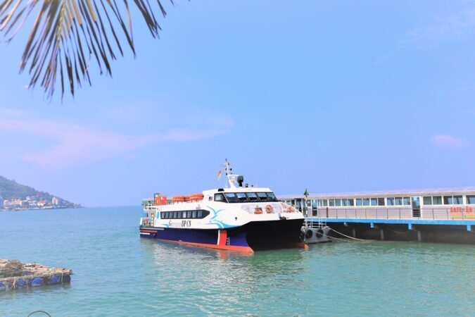 50be5c44-tau-canh-ngam-di-vung-tau-may-tieng-5603112-675x450-1436919-5404427