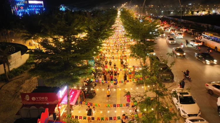 chợ đêm hạ long