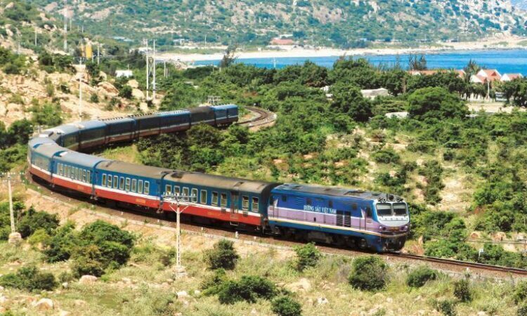 5d6f5ee4-nha-ga-lao-cai-2652229-750x450-1502492-4799171-9808903-5694672-2975021