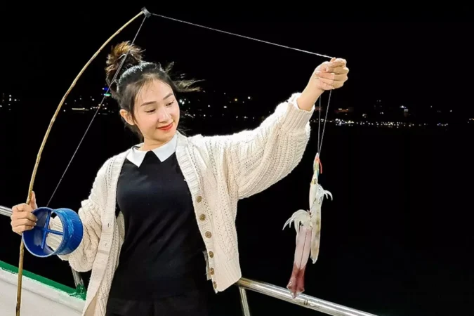 tour câu mực đêm trên đảo quan lạn