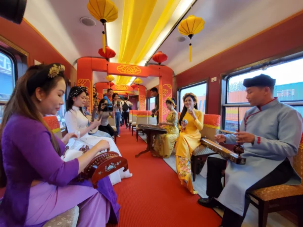 vé tàu hoả đà nẵng huế