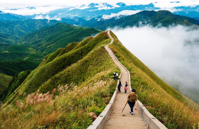 dia-diem-du-lich-quang-ninh-2025