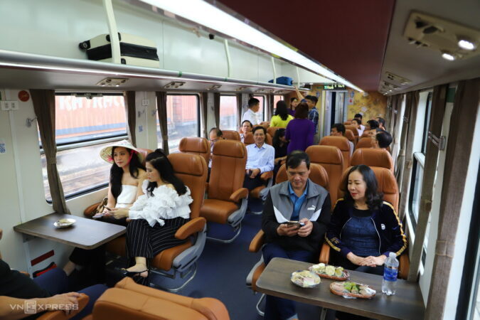 cccb4dab-tau-hoa-da-nang-di-hue-5114282-675x450-1179470-8354945