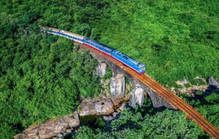 d3c0c61c-tau-hoa-tu-da-nang-di-hue-3323652-708x450-7586223-7068650-6419637