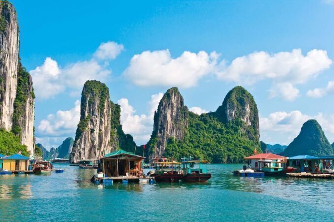 e1a90f49-nhung-dia-diem-du-lich-noi-tieng-tai-ha-long-3854965-678x450-4722604-4967146-4977259-8233468-1865997-7472104-5892591