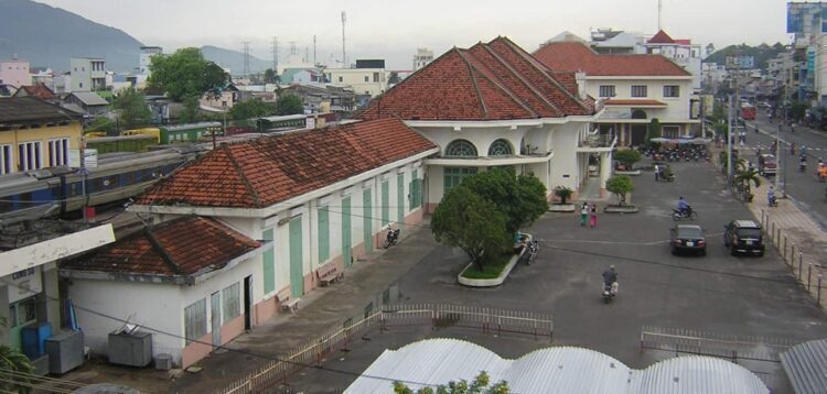 e480a340-dat-ve-tau-ga-nha-trang-4707831-750x358-5159370-2655112-3805670-2806474-7834143