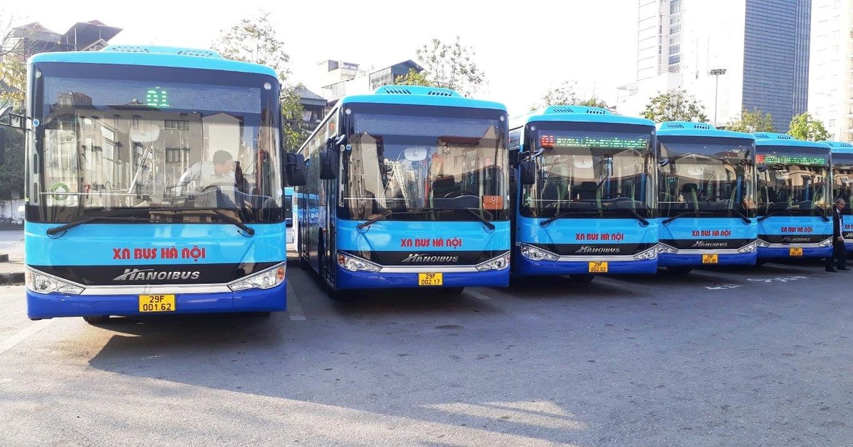 Xe buýt Hà Nội được phép chạy trở lại 100% công suất từ ngày 8/2 | Vietnam+  (VietnamPlus)