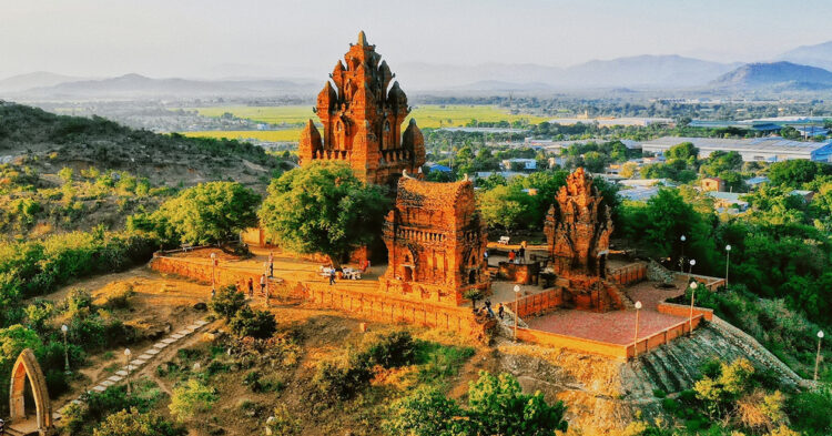 6d7d4dd9-ben-xe-an-suong-di-ninh-thuan-5401294-750x393-4252616-2905444