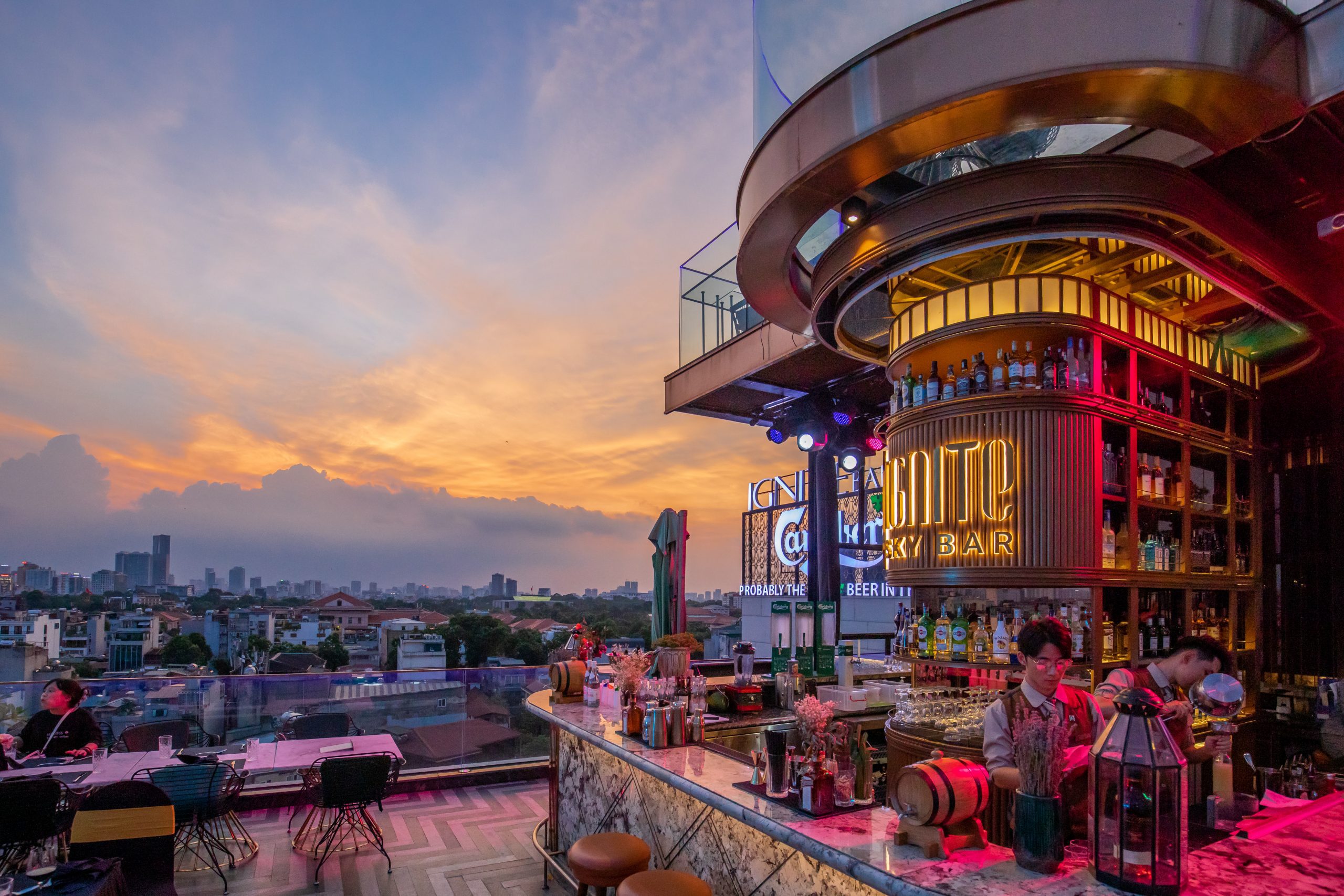 1179d95c-tourist-attraction-in-hanoi-rooftop-bar-in-hanoi-8272833