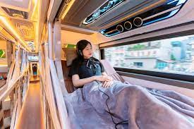 how long is the bus from hanoi to sapa