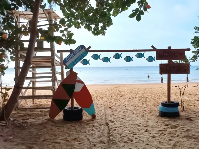 địa điểm du lịch côn đảo - làng cỏ ống