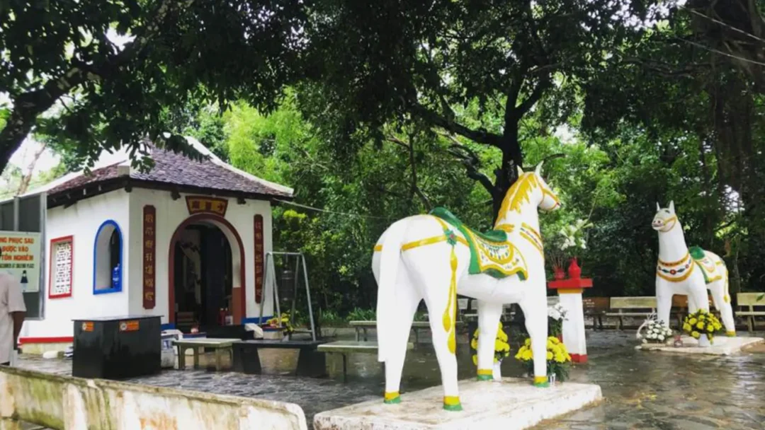 địa điểm du lịch côn đảo - miếu cậu