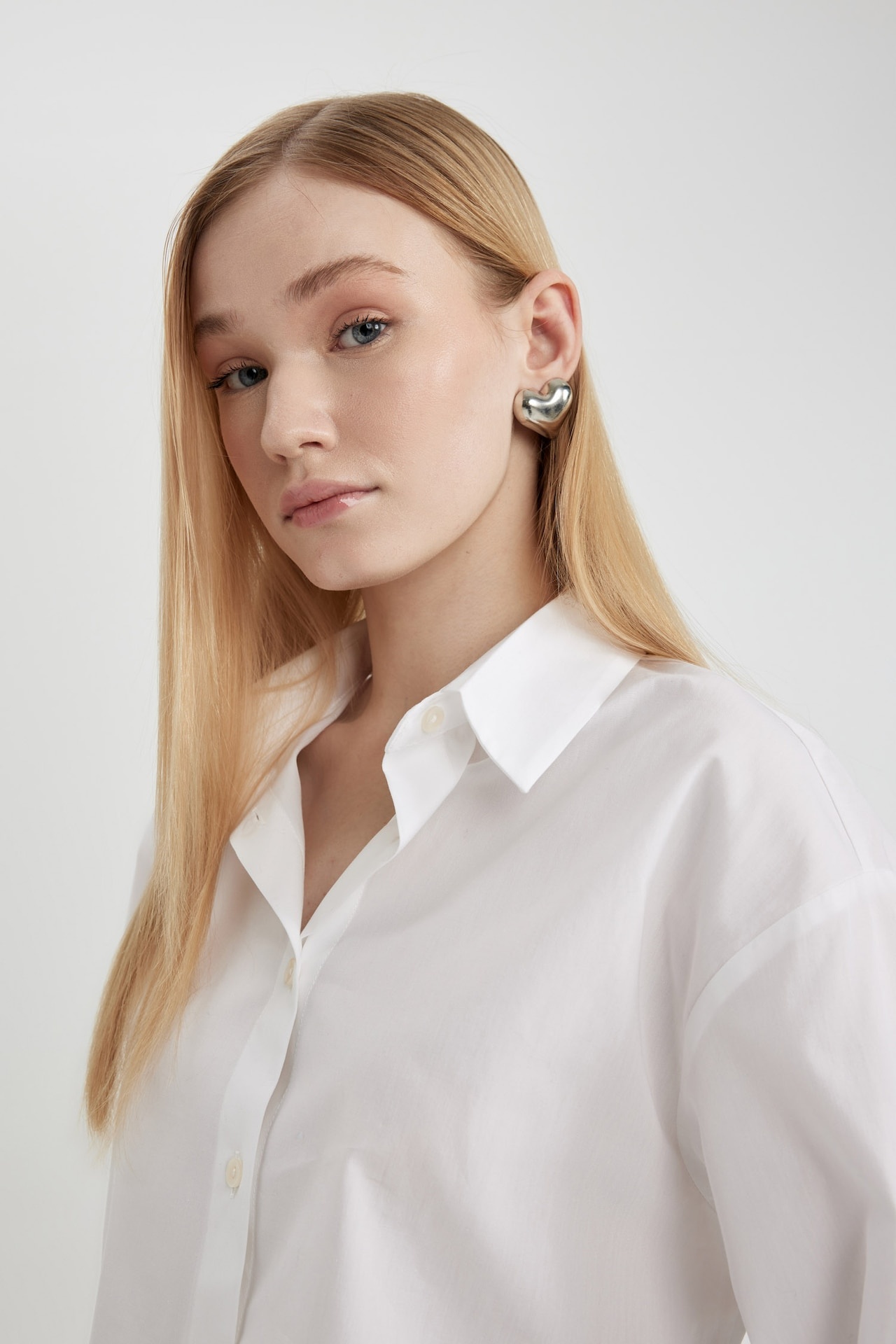 DeFacto Kadın Coool Oversize Fit Uzun Kollu Gömlek, Beyaz