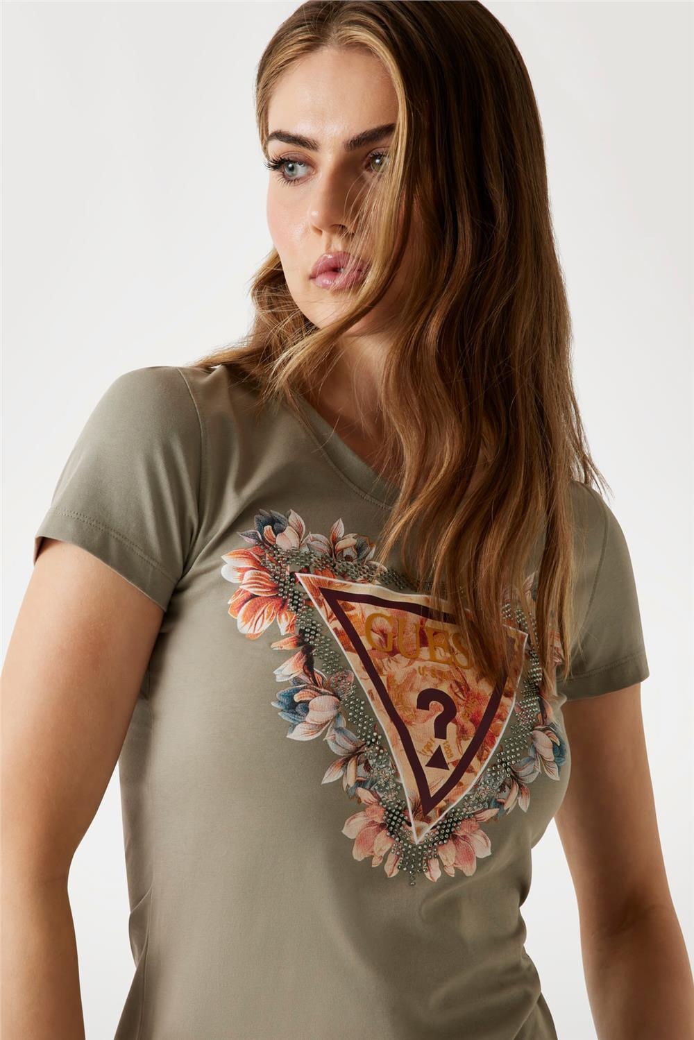 GUESS Kadın Slim Fit T-Shirt - Yeşil