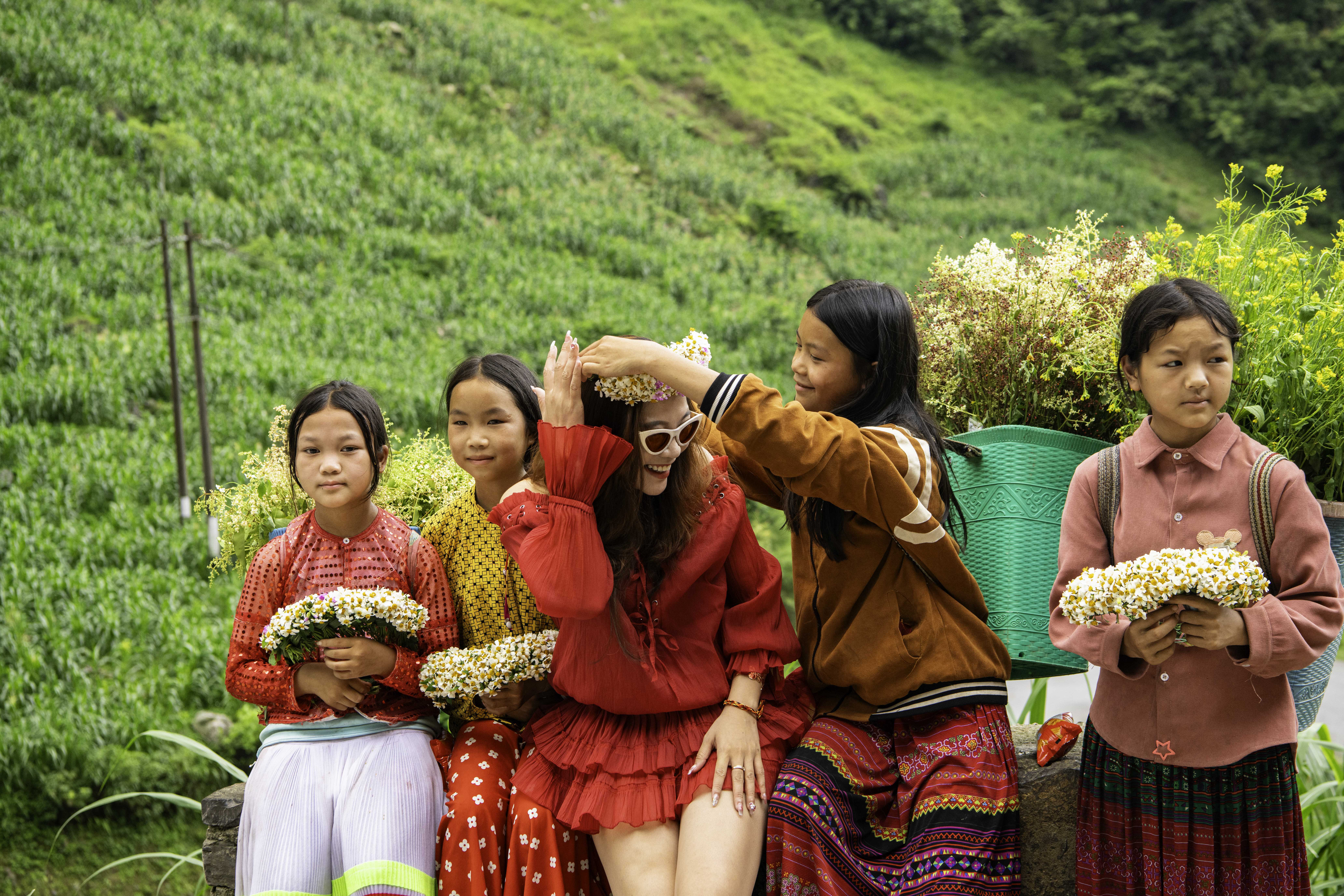 BMW cùng bản làng