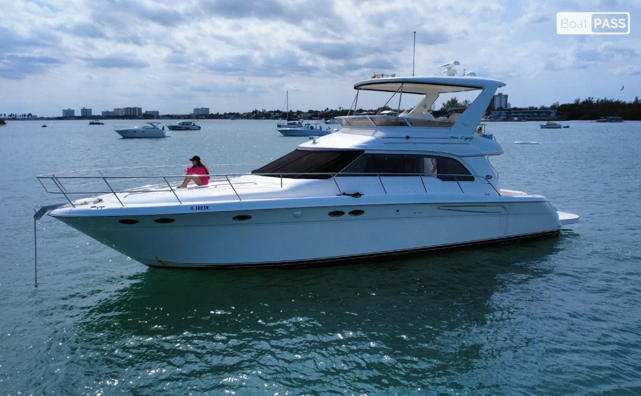 Island Girl 520 Sedan Bridge / Sea Ray 52