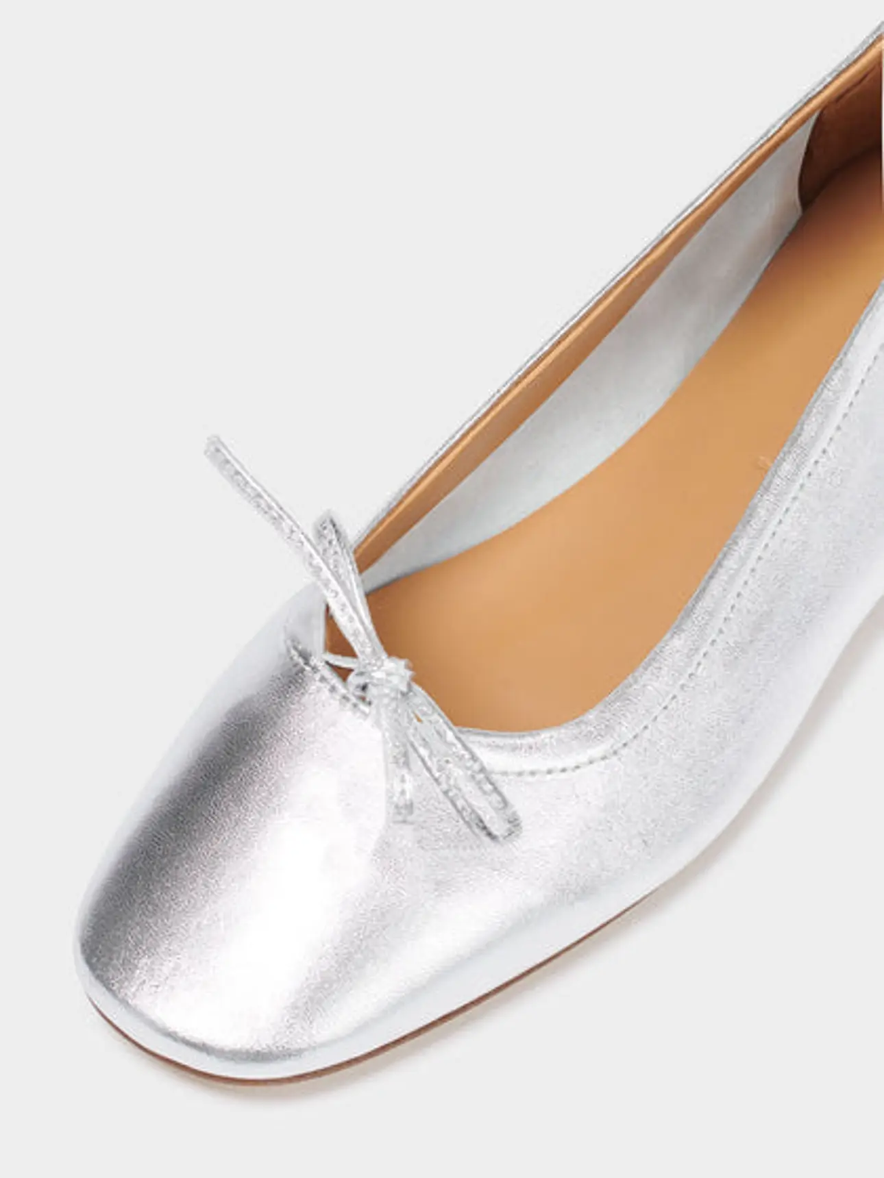 Delfina Leather Ballet Flats
        
        
        
            – Aeyde