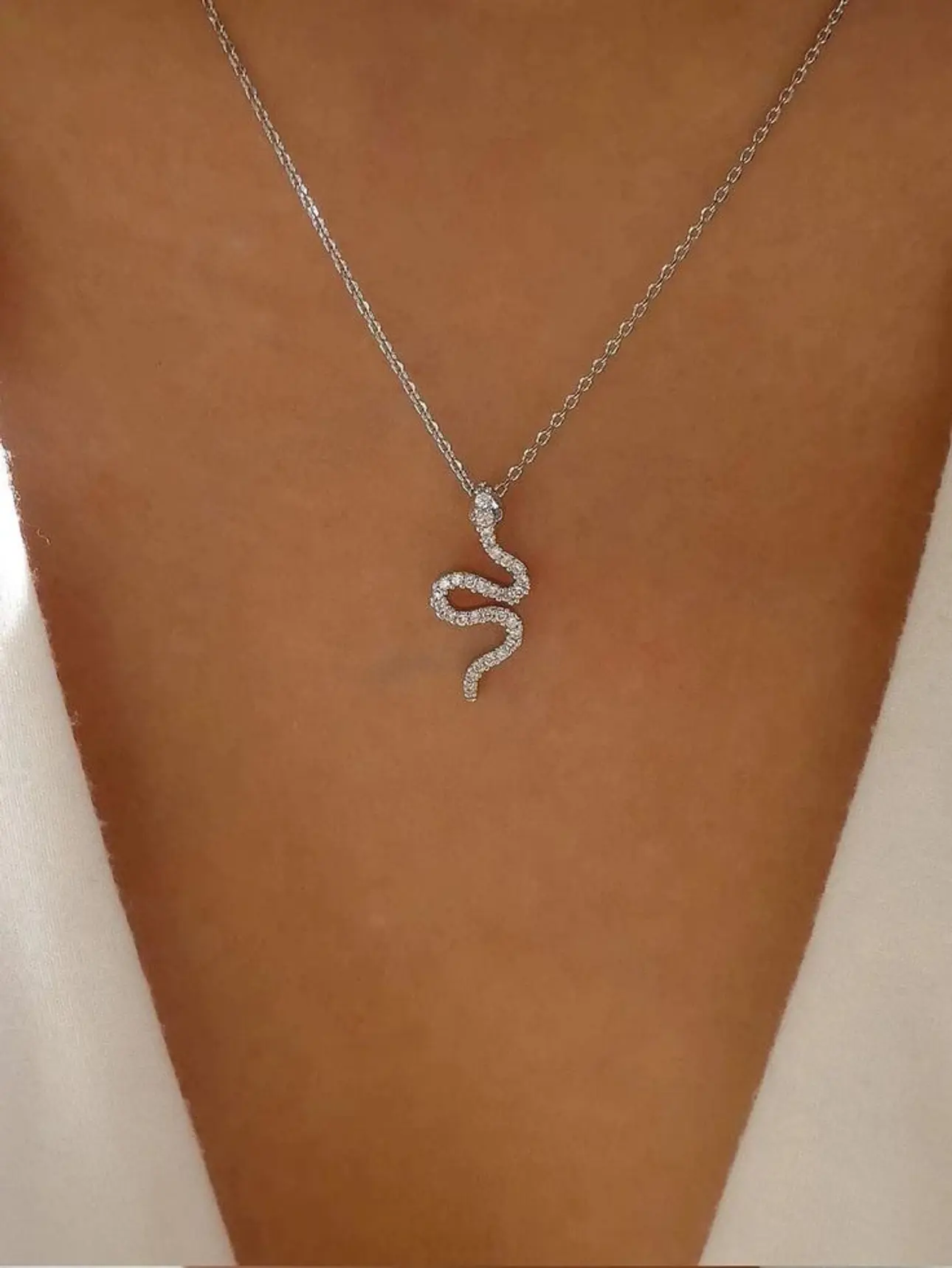 Rhinestone Snake Pendant Necklace | Collana a forma di serpente, Gioielli a forma di serpente, Gioielleria