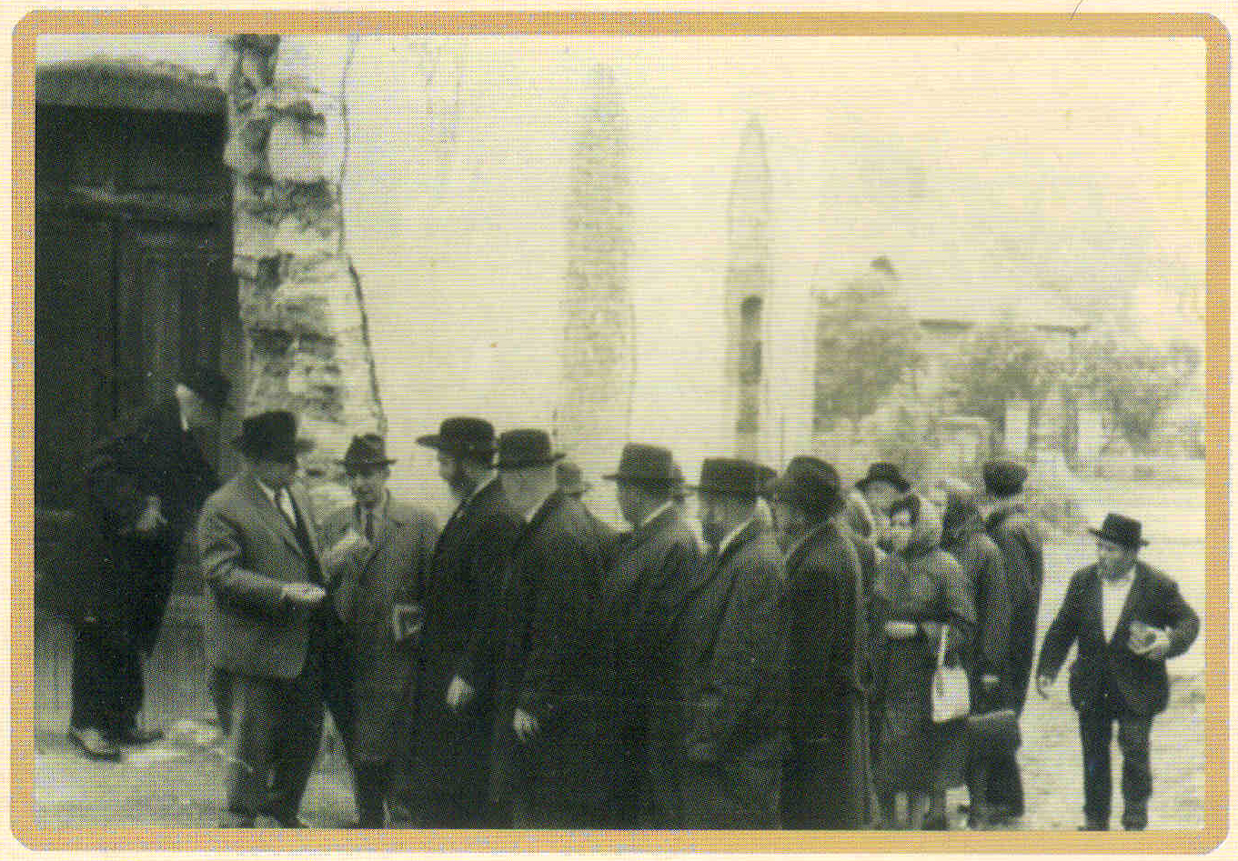 The rabbinical house in a photo from the early 20th century