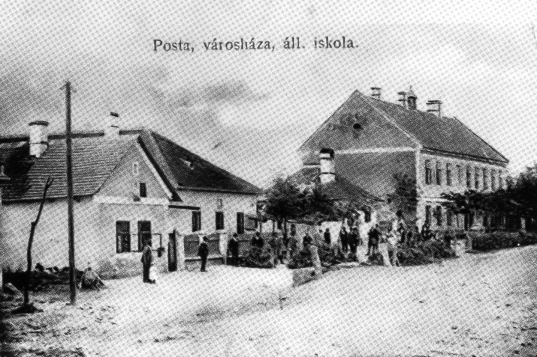 A bodrogkeresztúri községháza a mostani épület előtt, a 20. század elején