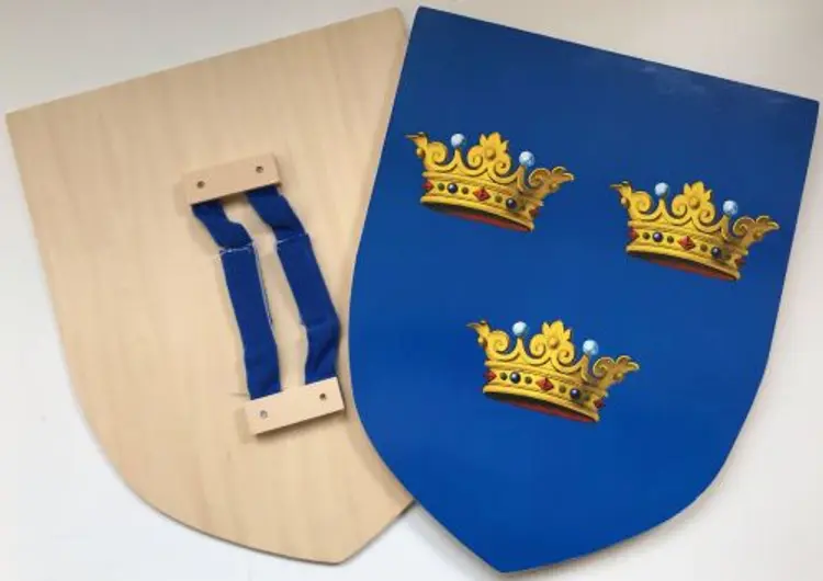 Skjold Tre Kronor af Hjelm Förlag