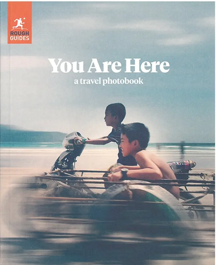 You Are Here: a travel photobook af Neil McQuillian