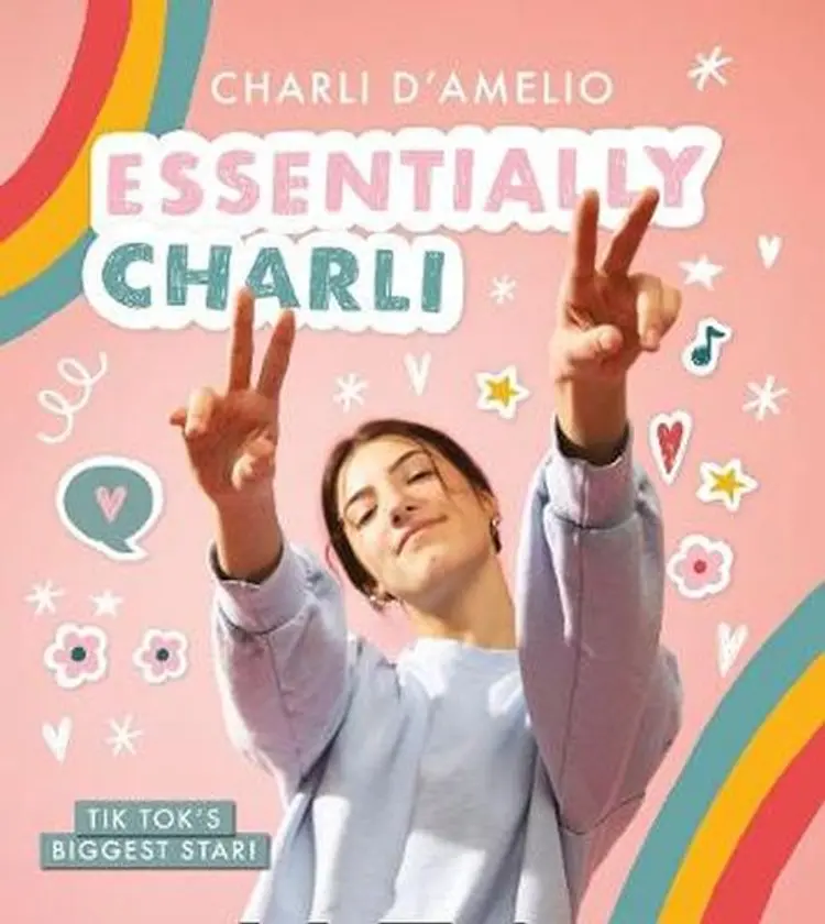 Essentially Charli: the Charli D'Amelio Journal af Charli D'Amelio