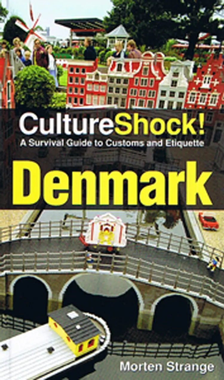 Denmark: A Survival Guide to Customs and Etiquette af Morten Strange