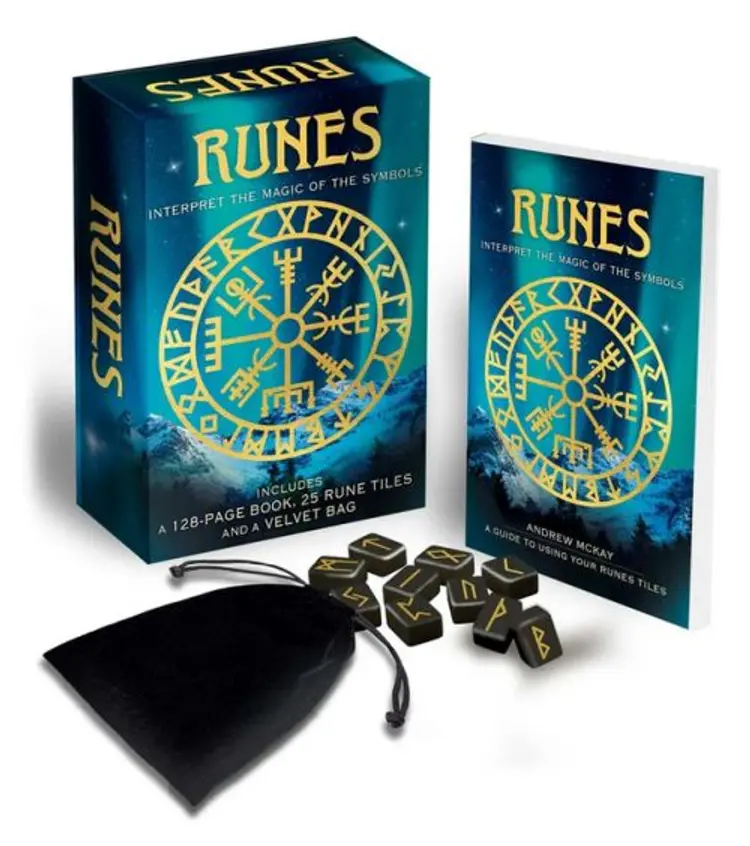 Runes: Interpret the Magic of the Symbols af Andrew McKay