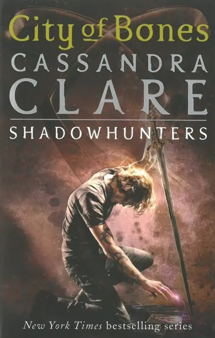 City of Bones af Cassandra Clare