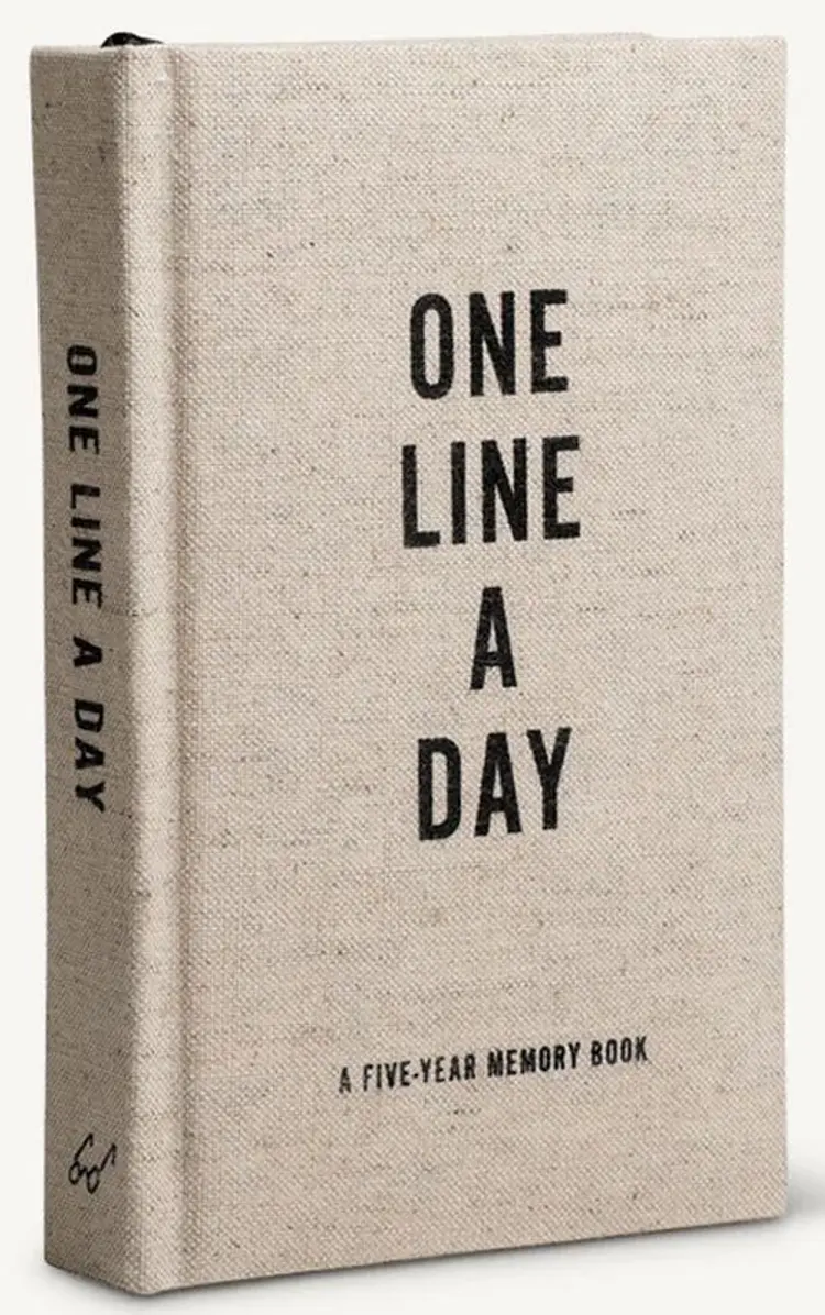 Canvas One Line a Day af Chronicle Books