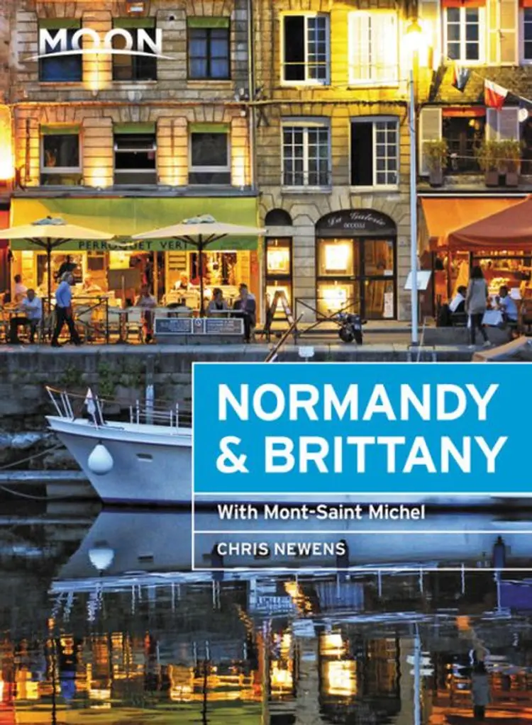 Normandy & Brittany: With Mont-Saint-Michel af Chris Newens