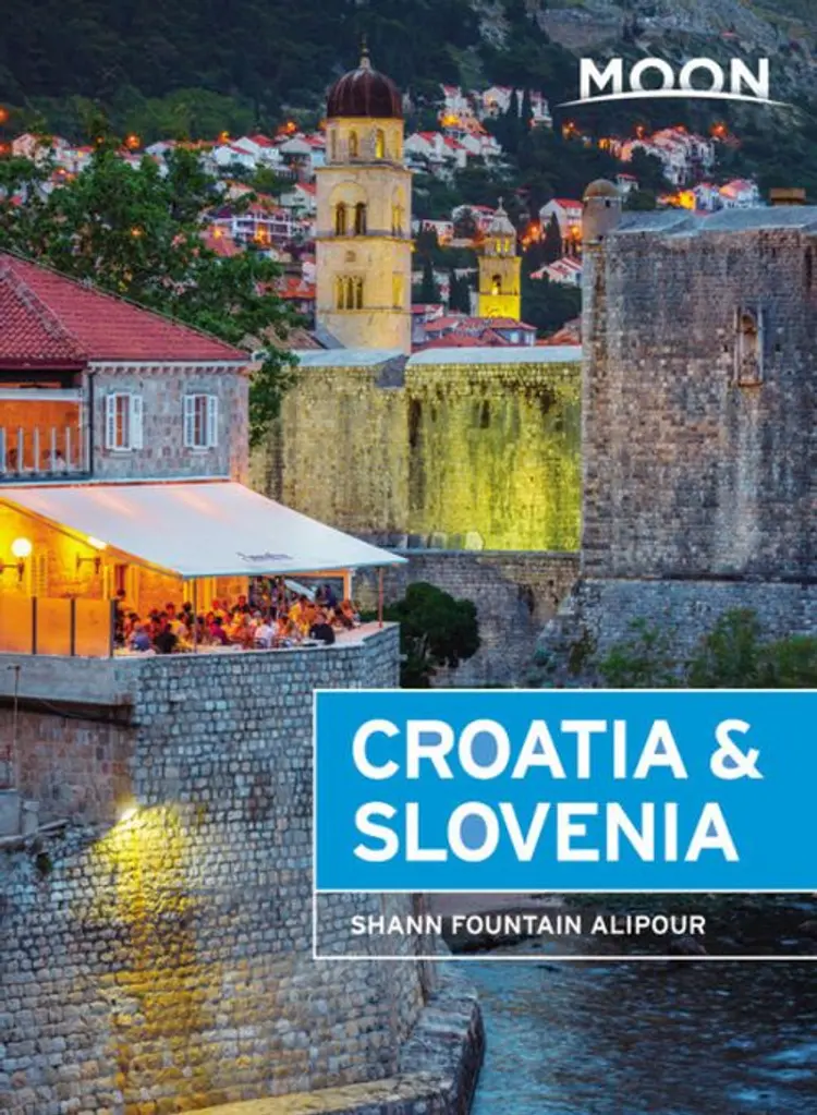 Croatia & Slovenia - Shann Alipour Fountain af Shann Alipour Fountain
