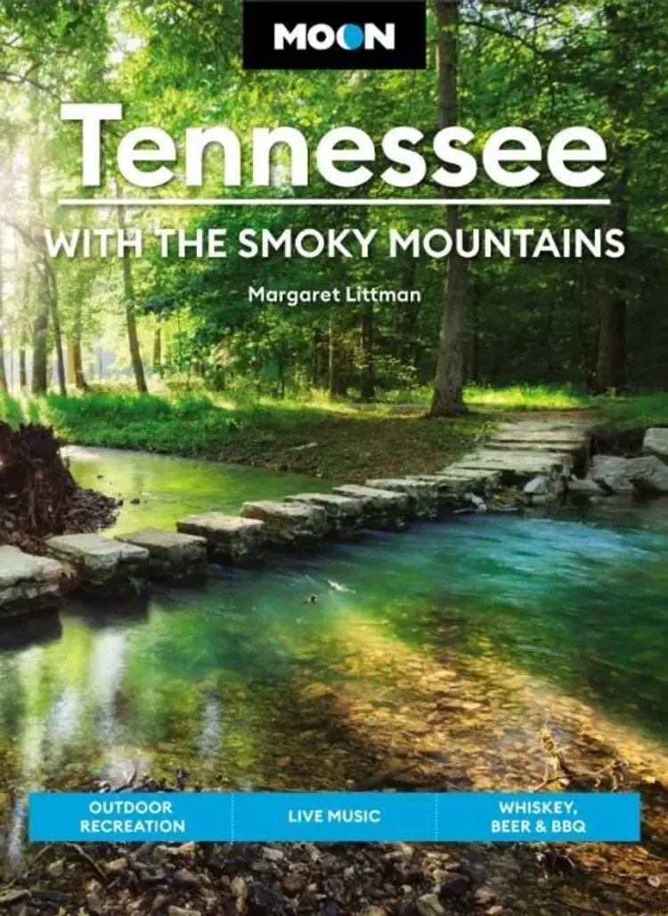 Tennessee: With the Smoky Mountains, Moon af Margaret Littman