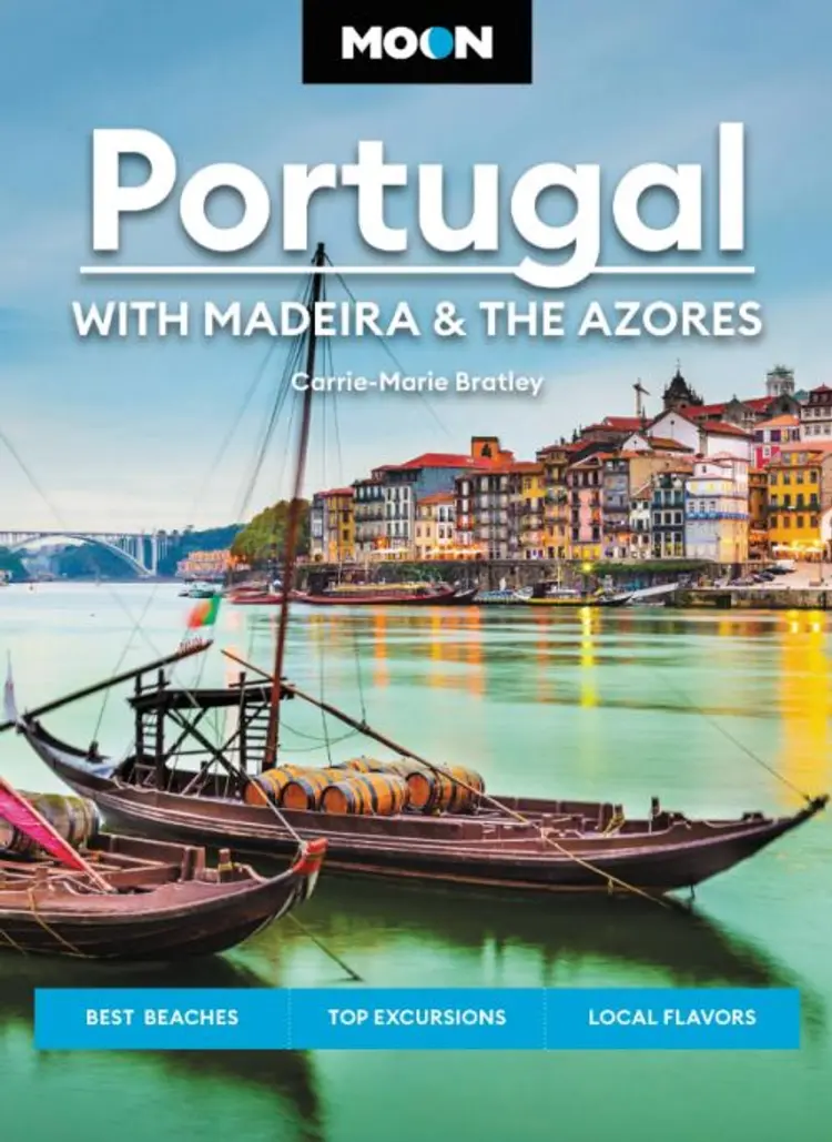 Portugal: With Madeira & the Azores, Moon af Carrie-Marie Bratley