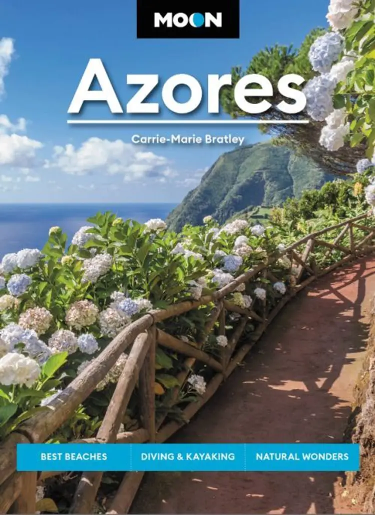 Azores, Moon af Avalon Travel