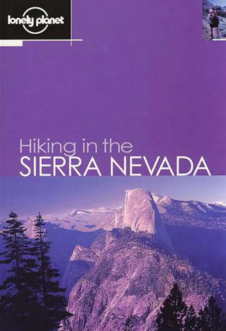 Hiking in The Sierra Nevada af John mock