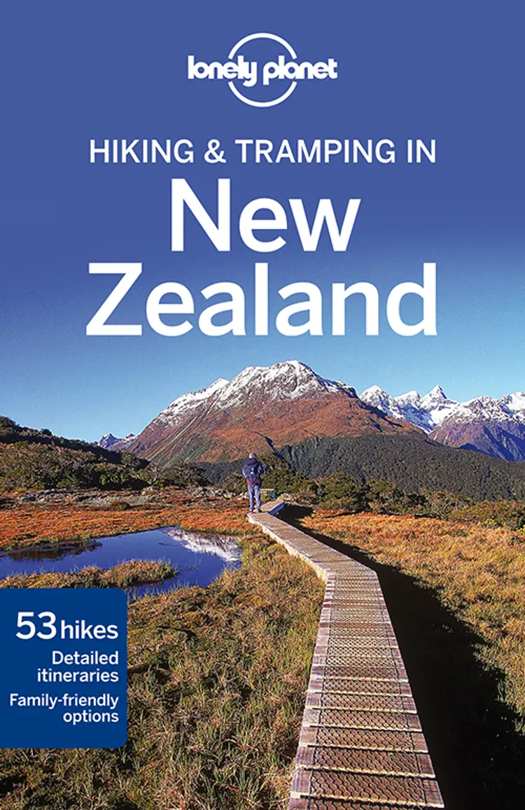 Hiking & Tramping in New Zealand af Sarah Bennett