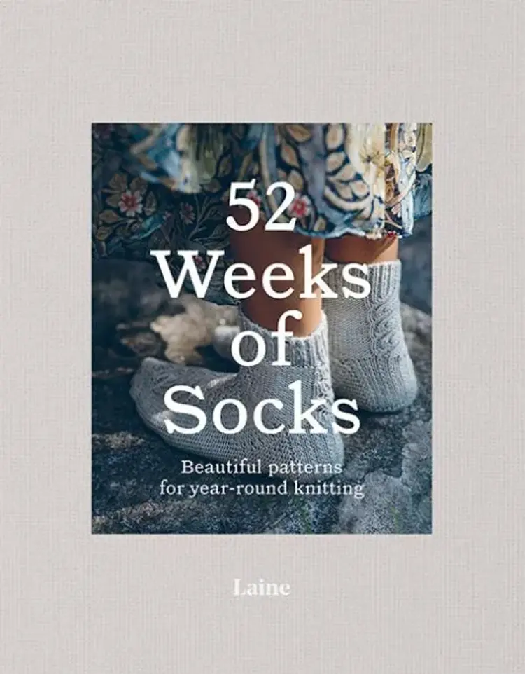 52 Weeks of Socks: Beautiful Patterns for Year-round Knitting af Joanna Hietala (ed.)