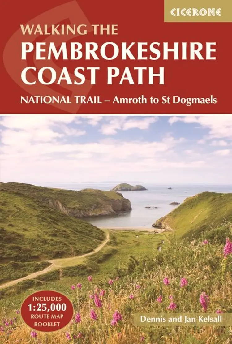 Walking the Pembrokeshire Coast Path: National Trail - Amroth to St Dogmaels af Cicerone