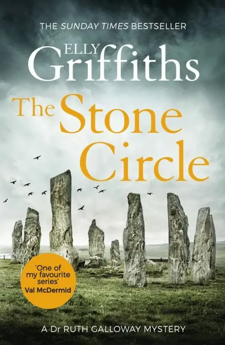 The Stone Circle af Elly Griffiths