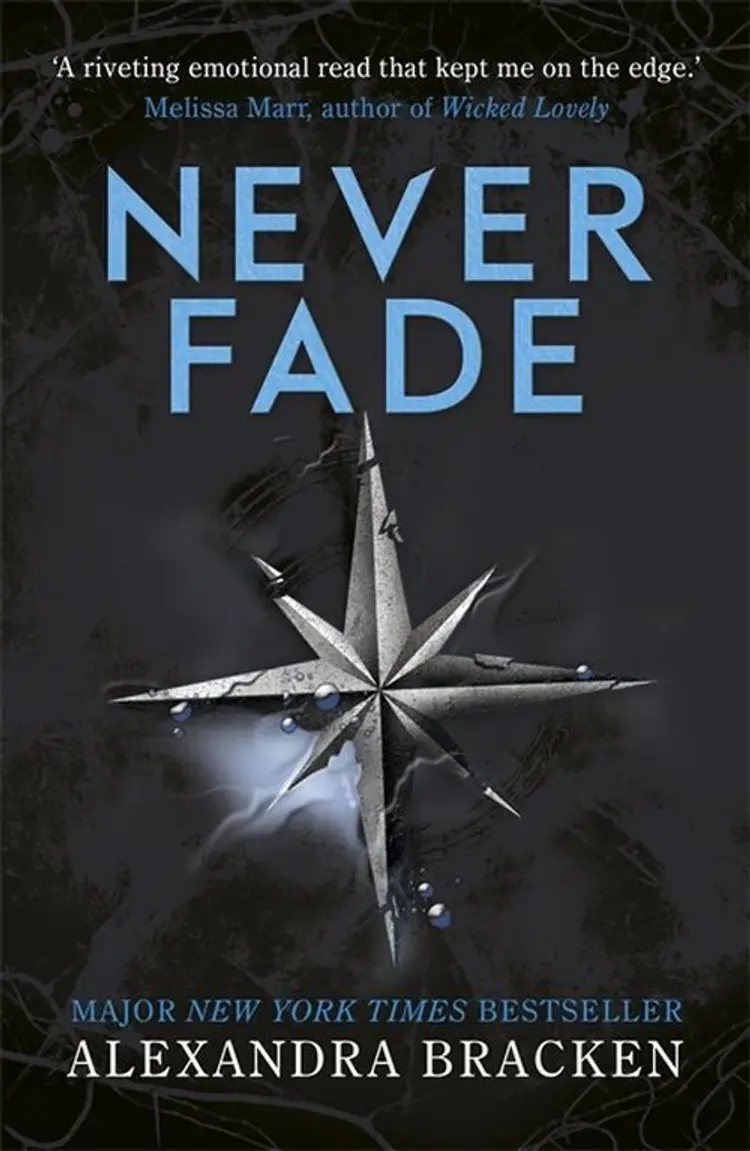 Never Fade af Alexandra Bracken