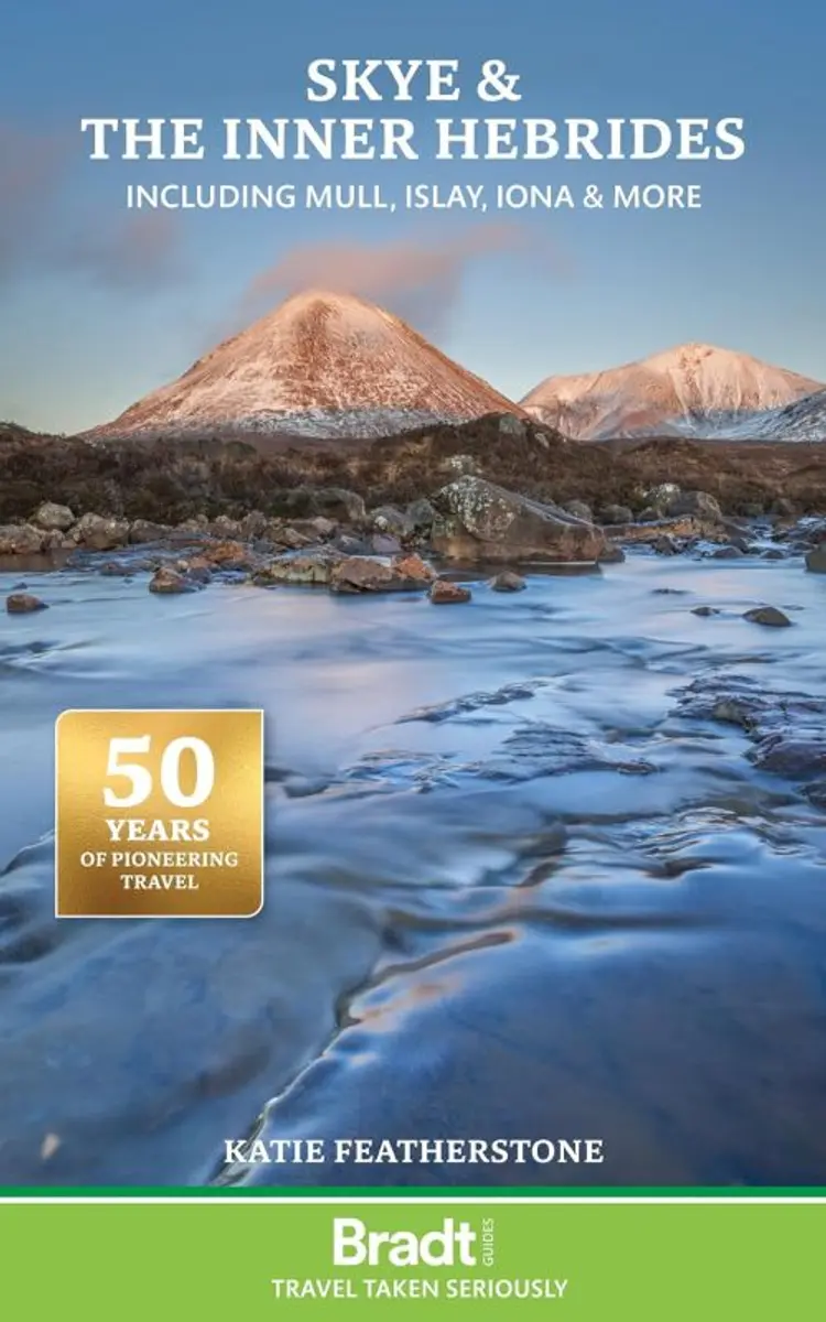 Skye and the Inner Hebrides: including Mull, Islay, Iona and more, Bradt Travel Guide af Bradt Publications