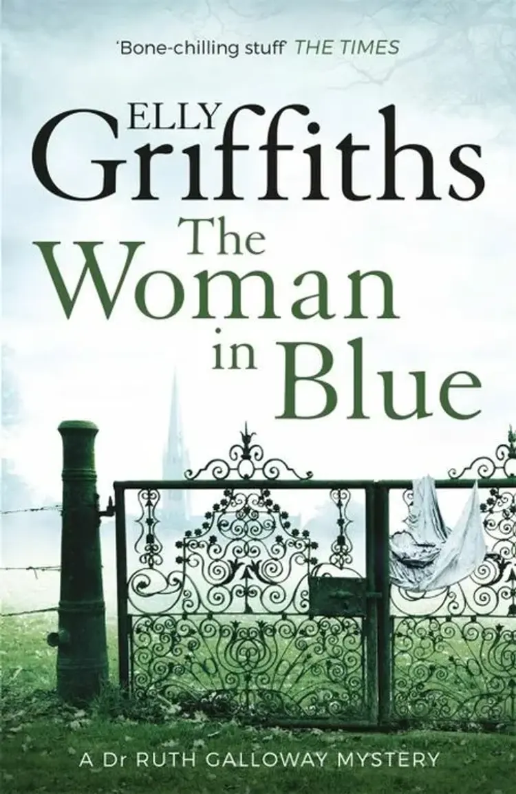 The Woman in Blue af Elly Griffiths