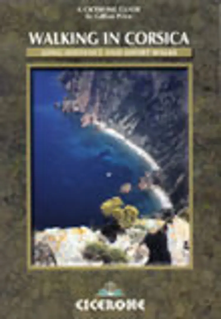 Walking in Corsica af Cicerone