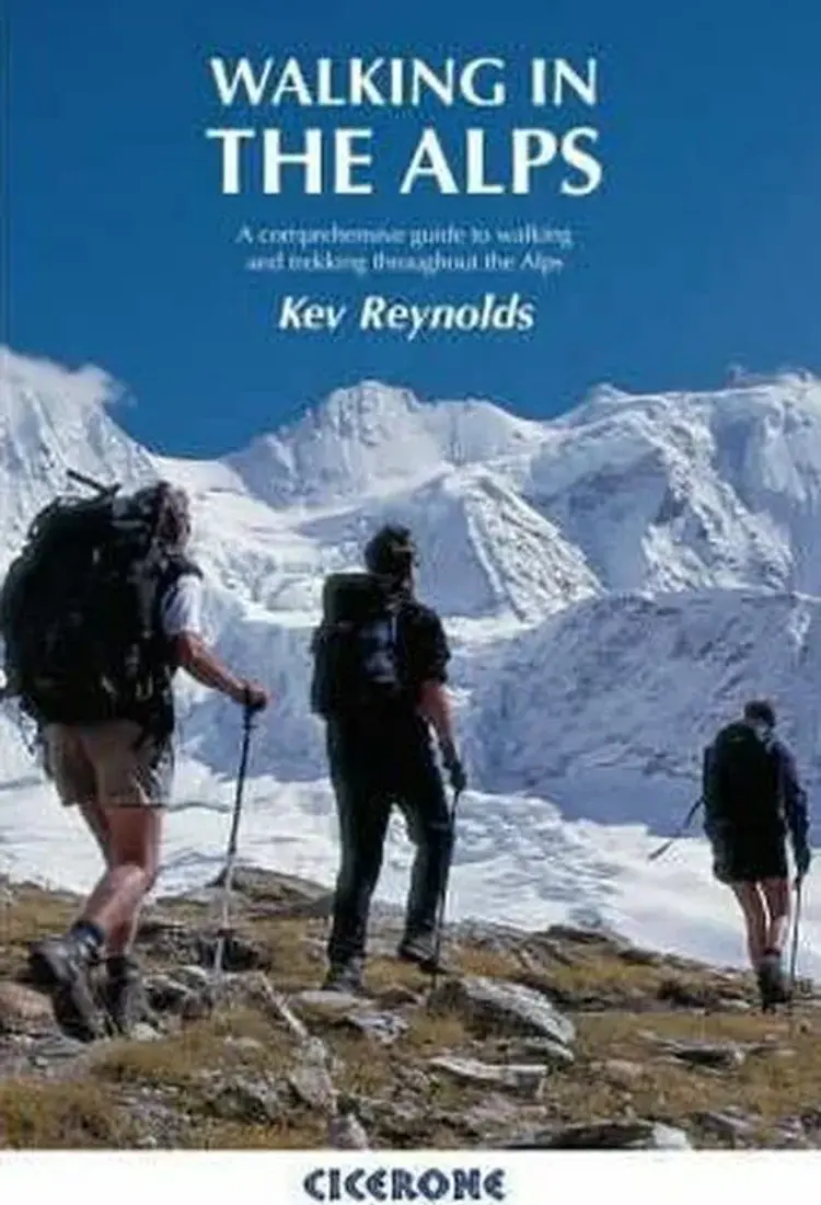 Walking in the Alps: A comprehensive guide to walking and trekking throughout the Alps af Kev Reynolds