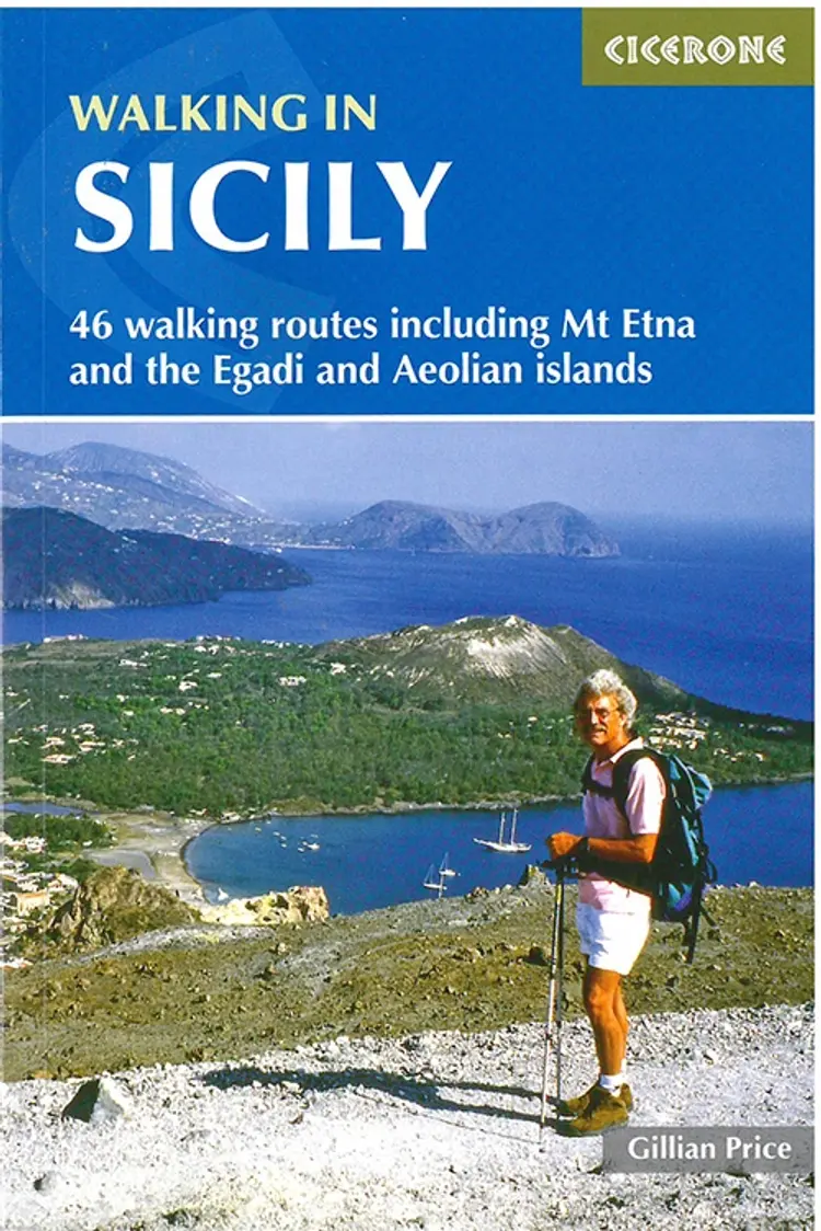 Walking in Sicily af Gillian Price